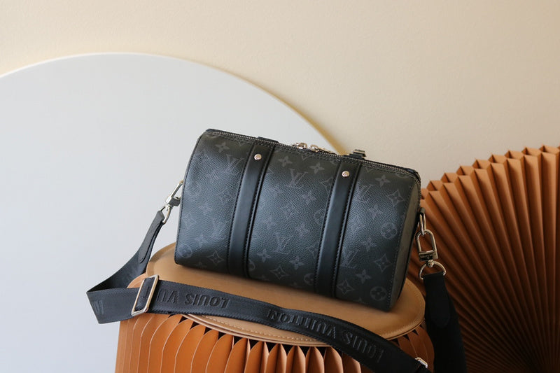 LOV - Luxurious Totes - 2043