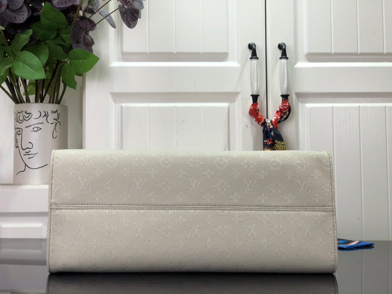 LOV - Luxurious Totes - 1358