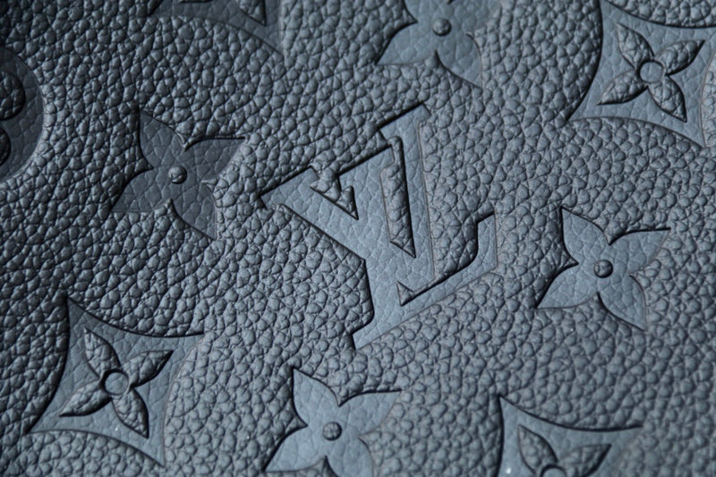 LOV - Luxurious Totes - 1781