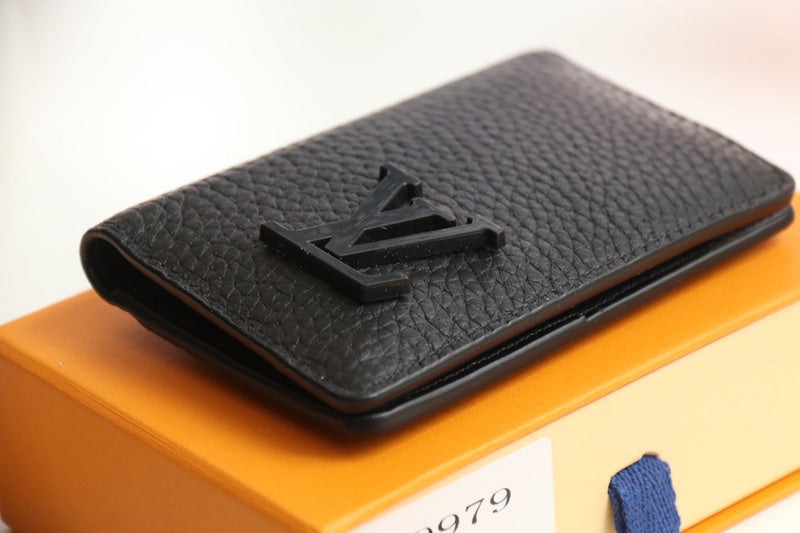 LOV - Luxurious Totes - 2453