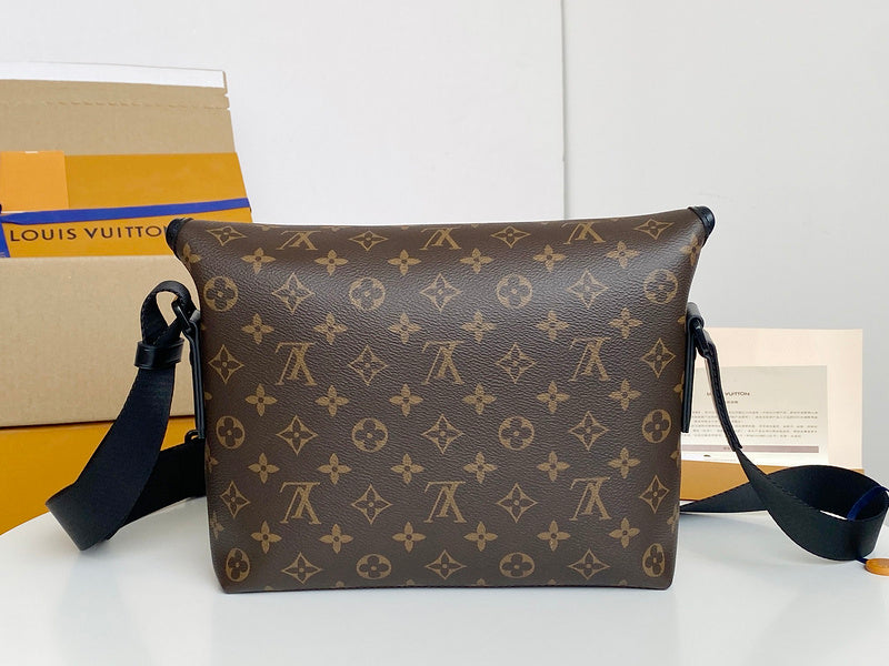LOV - Luxurious Totes - 2441