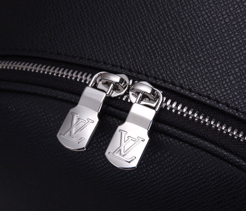 LOV - Luxurious Totes - 2553