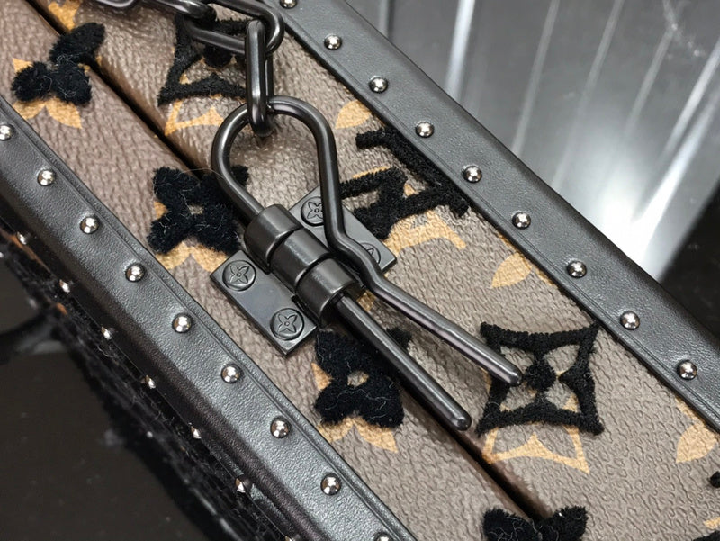 LOV - Luxurious Totes - 2239