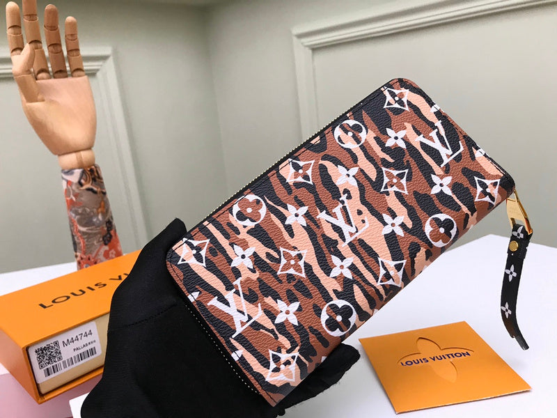 Luxurious Totes - Latest - 725