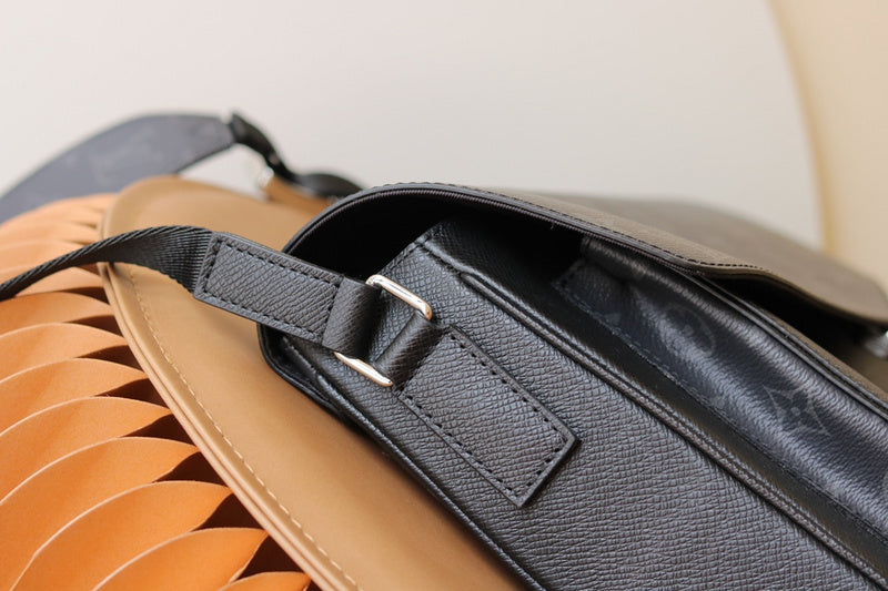 LOV - Luxurious Totes - 2047