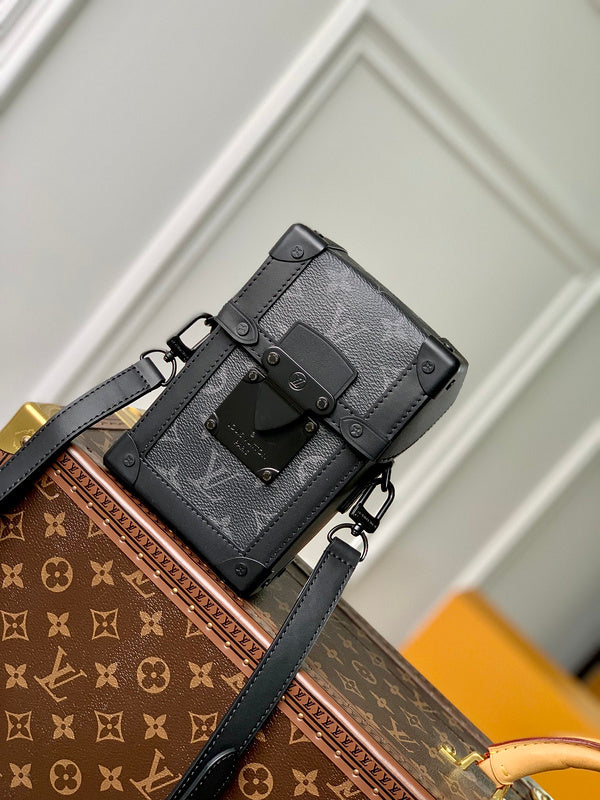 LOV - Luxurious Totes - 552