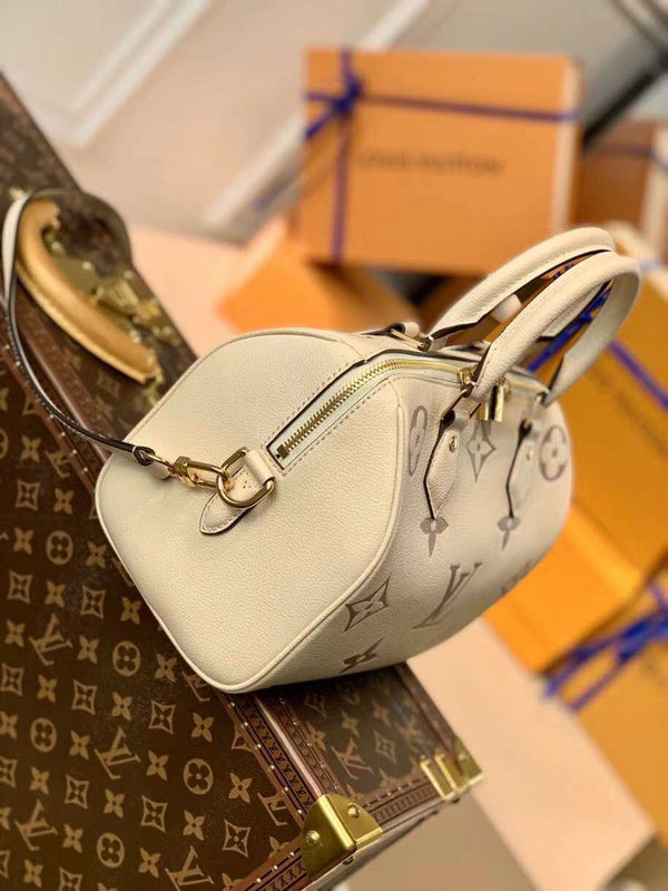 LOV - Luxurious Totes - 2315