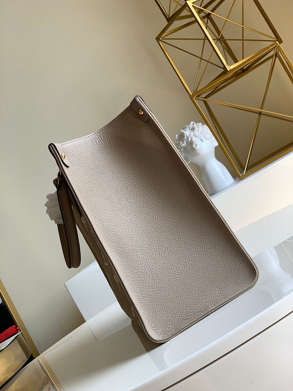 LOV - Luxurious Totes - 2021