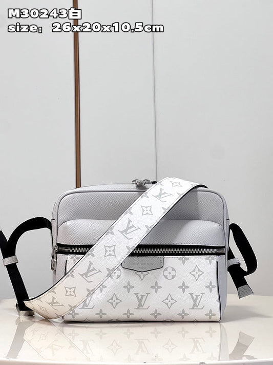 LOV - Luxurious Totes - 243