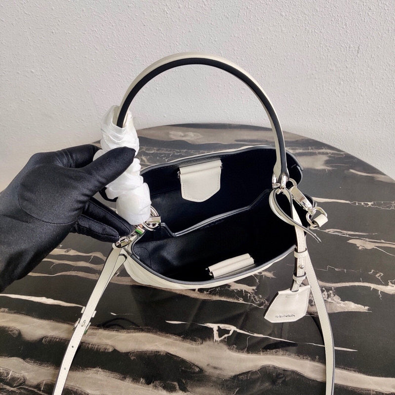 Luxurious Totes - Latest - 4711