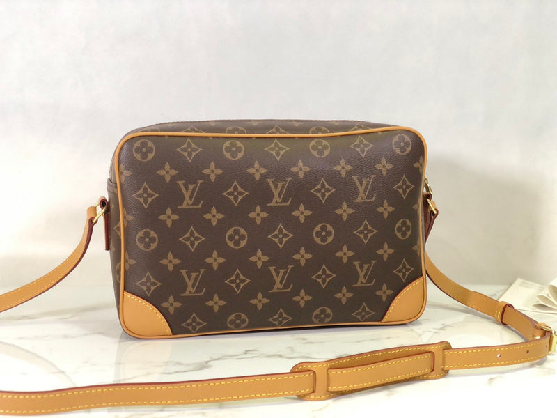 LOV - Luxurious Totes - 891