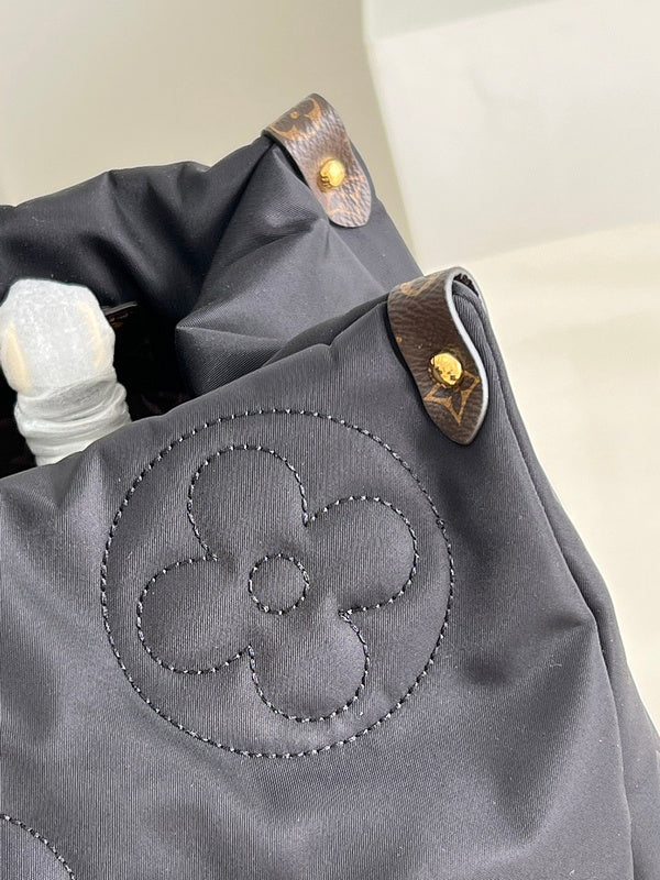 LOV - Luxurious Totes - 2116