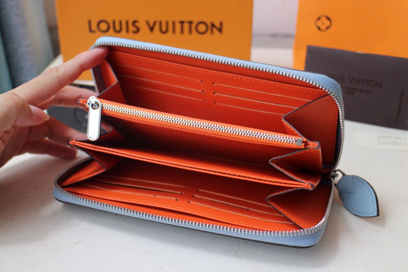Luxurious Totes - Latest - 881