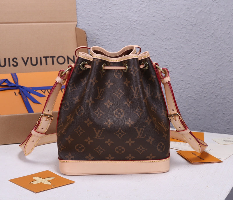 LOV - Luxurious Totes - 1826