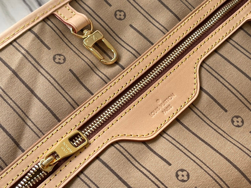 LOV - Luxurious Totes - 1668