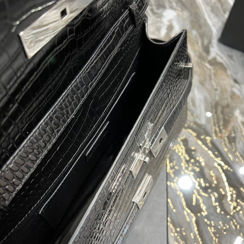 Luxurious Totes - Latest - 8209