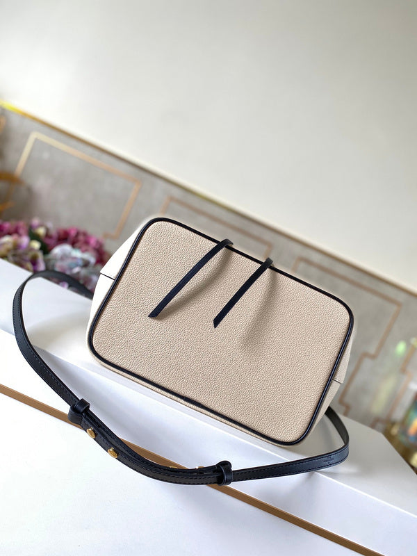 Luxurious Totes - Latest - 1718