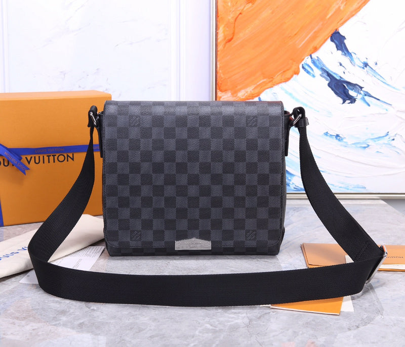 LOV - Luxurious Totes - 1973
