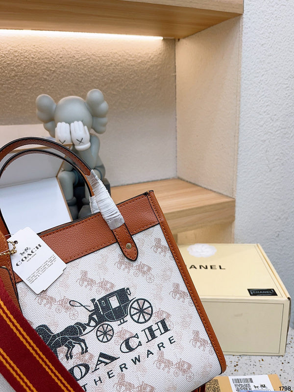 Luxurious Totes - CCH2 Bags - 014