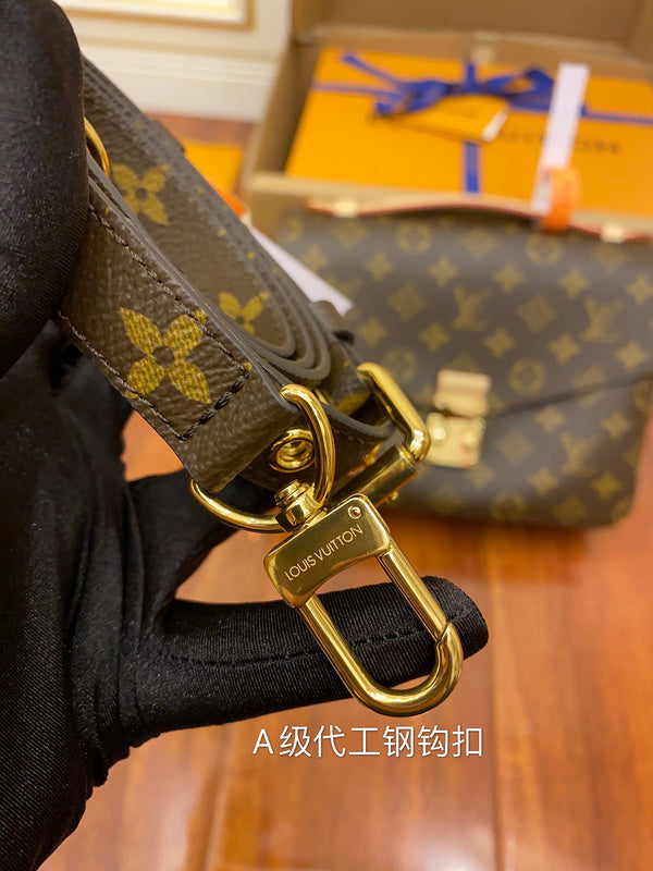 LOV - Luxurious Totes - 1915