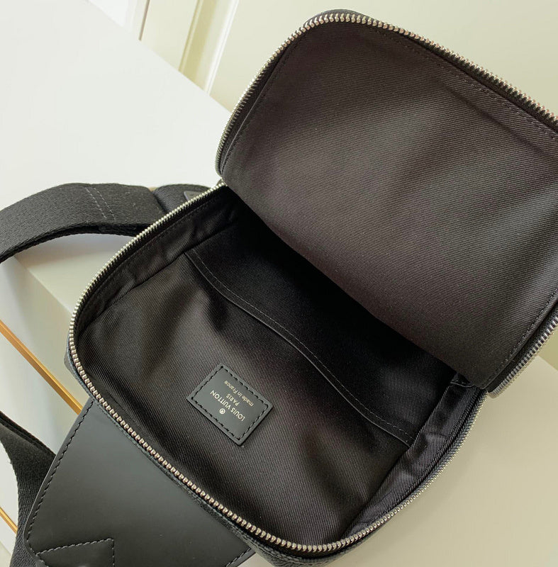 LOV - Luxurious Totes - 946