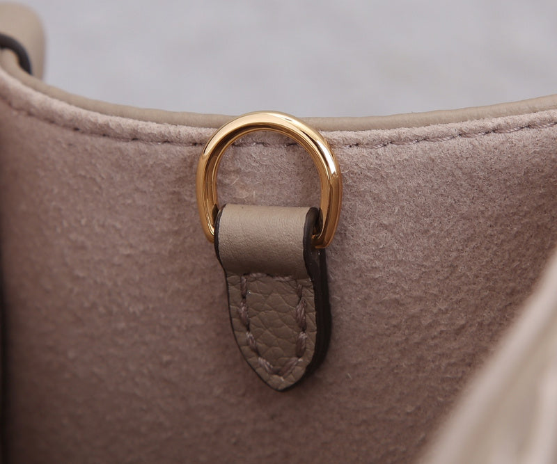 LOV - Luxurious Totes - 1593