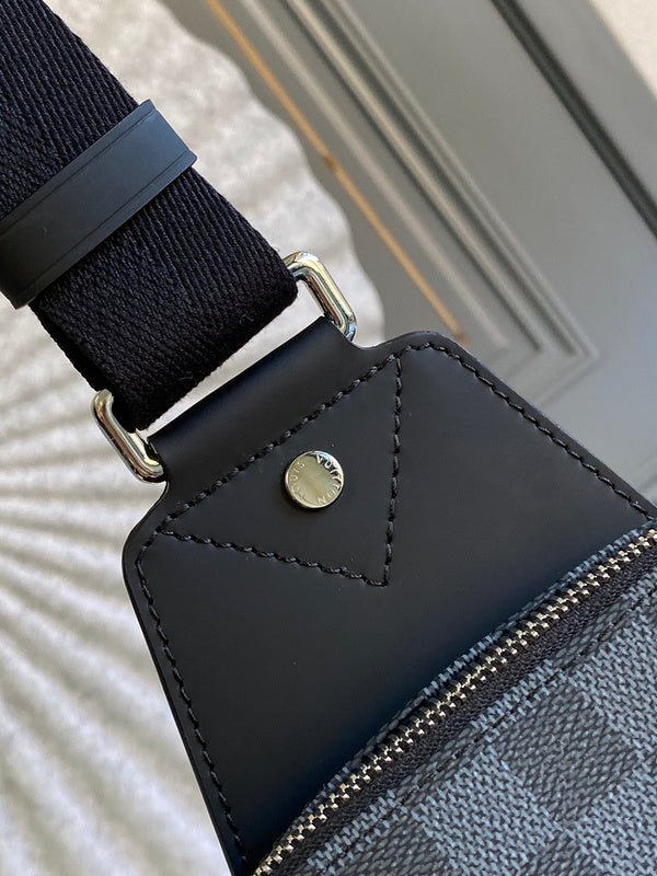 LOV - Luxurious Totes - 1832