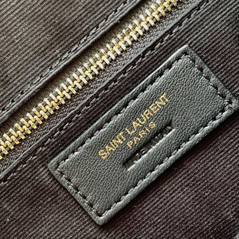 Luxurious Totes - Latest - 8140