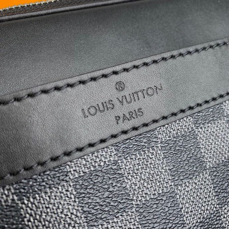 LOV - Luxurious Totes - 1603