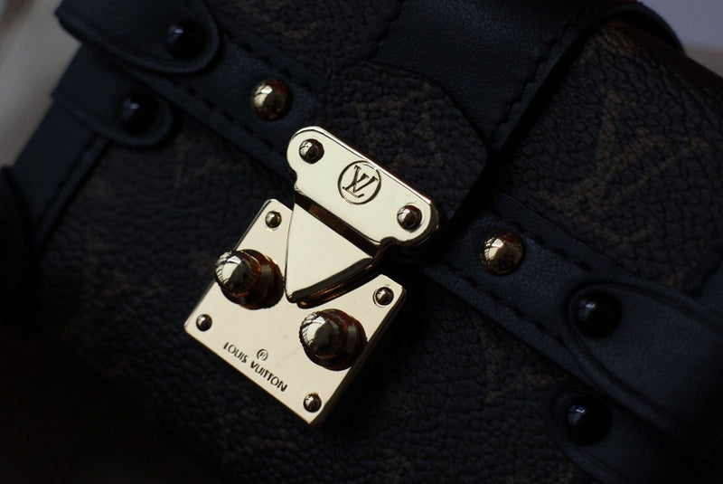 LOV - Luxurious Totes - 2649
