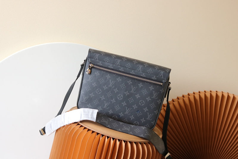 LOV - Luxurious Totes - 2047