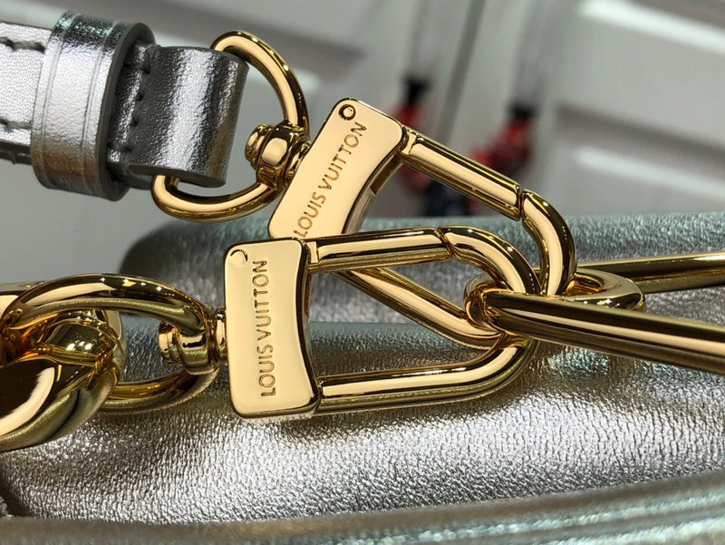 LOV - Luxurious Totes - 1810