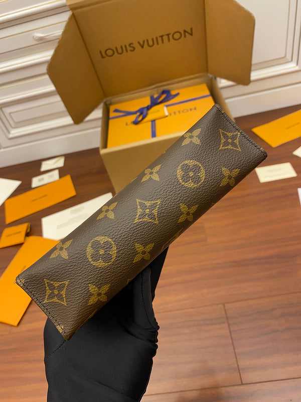 LOV - Luxurious Totes - 2154