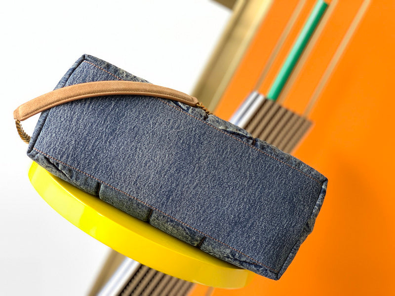 Luxurious Totes - Latest - 8595