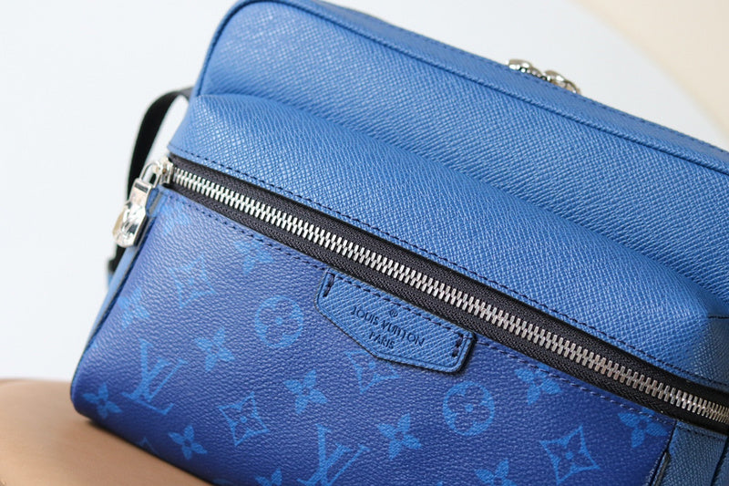 LOV - Luxurious Totes - 2040