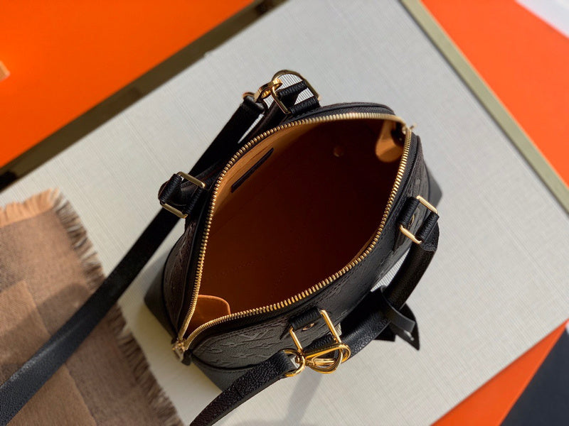 Luxurious Totes - Latest - 1936