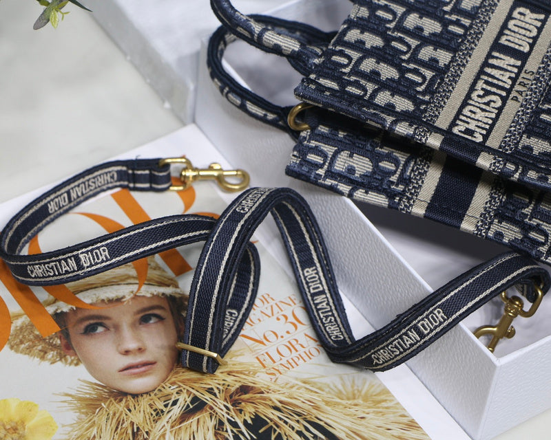 Luxurious Totes - Latest - 6447