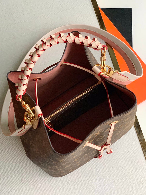 LOV - Luxurious Totes - 2607