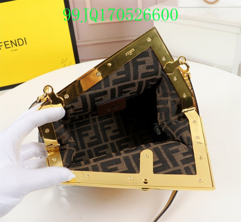 GC - Shoulder - 3196