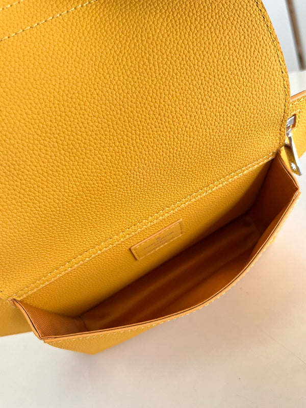 LOV - Luxurious Totes - 985