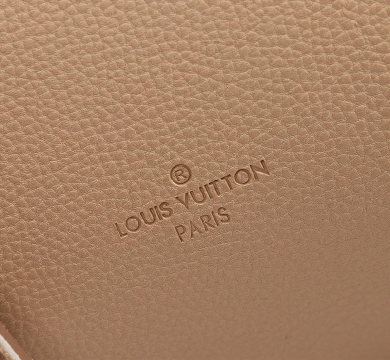 LOV - Luxurious Totes - 2721