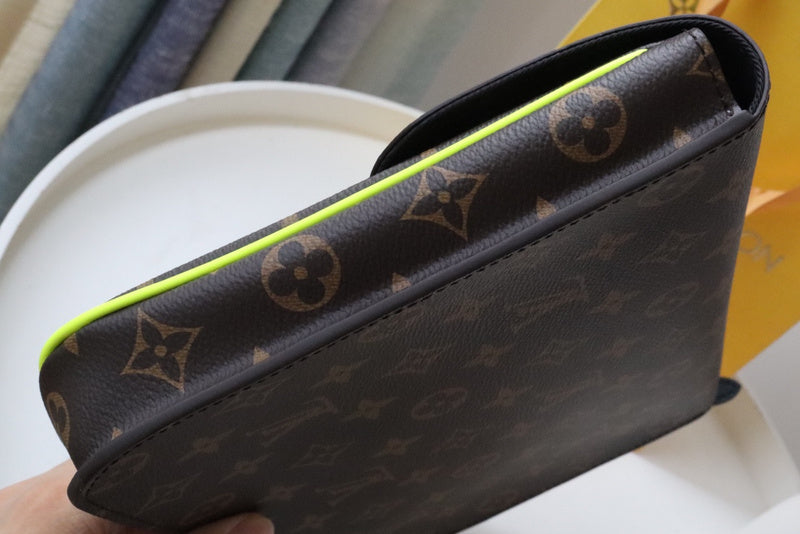 LOV - Luxurious Totes - 1619