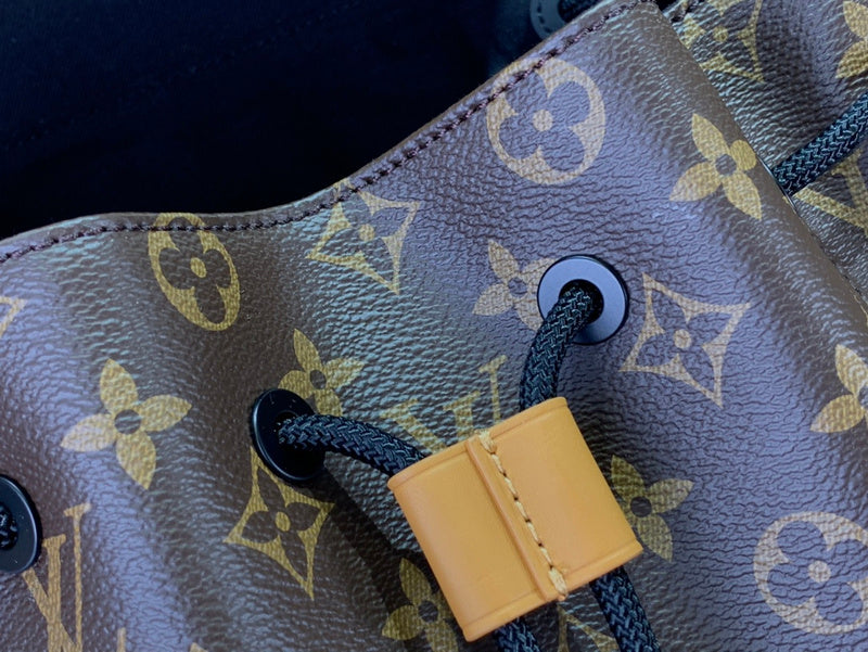 LOV - Luxurious Totes - 085