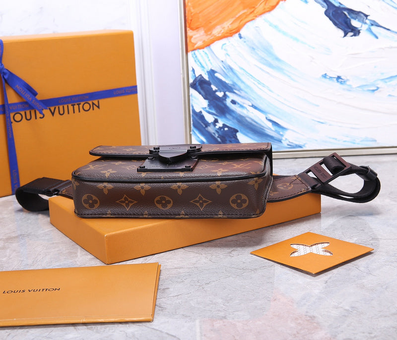 LOV - Luxurious Totes - 1974
