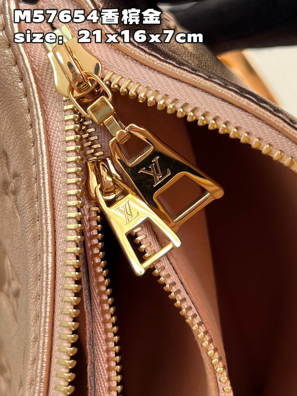 LOV - Luxurious Totes - 895