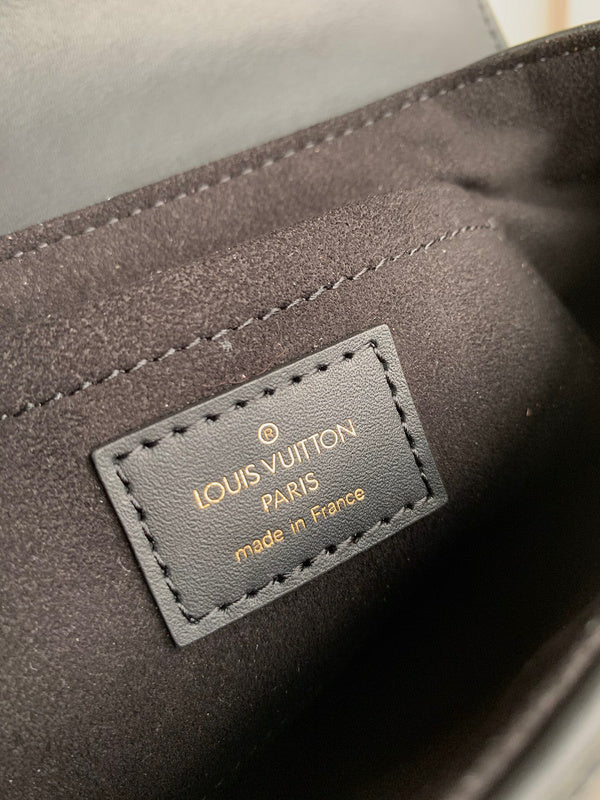 Luxurious Totes - Latest - 2123