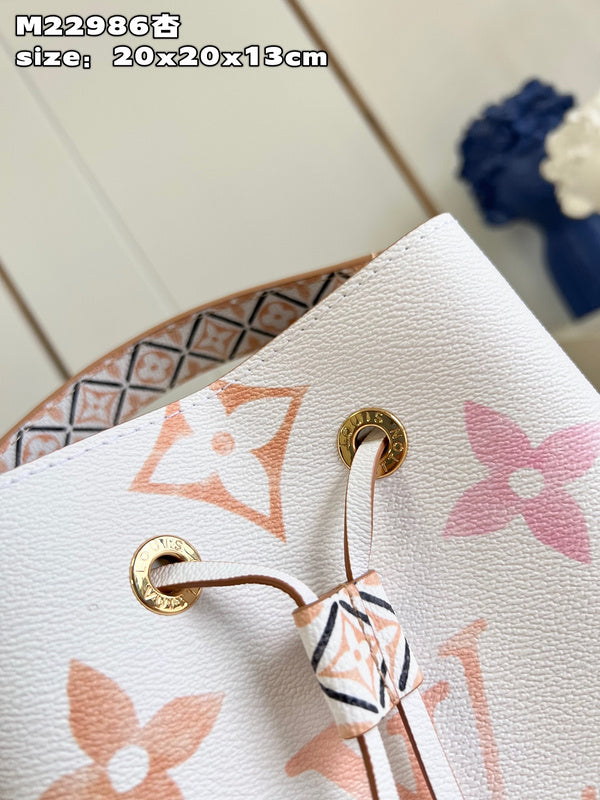 LOV - Luxurious Totes - 011