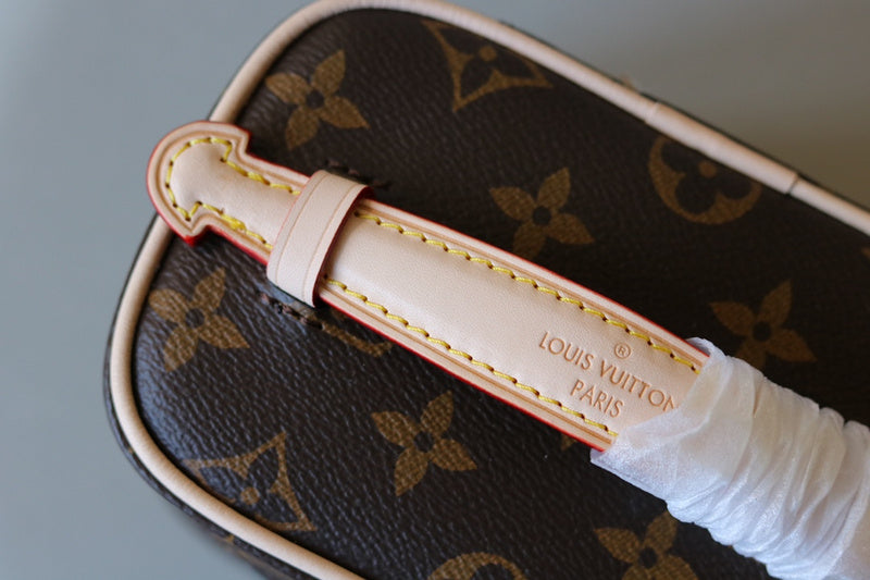 LOV - Luxurious Totes - 1838