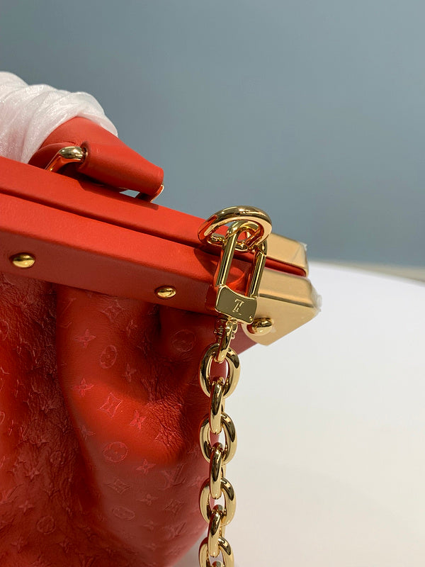 LOV - Luxurious Totes - 550
