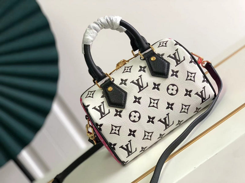 LOV - Luxurious Totes - 1630